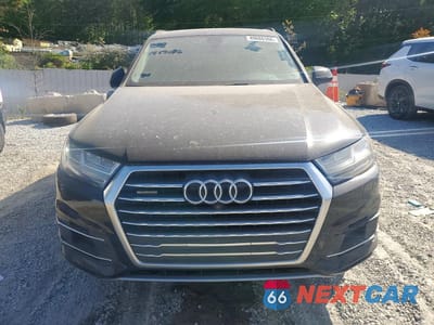 Piąte zdjęcie samochodu w środku: 2017 AUDI Q7 PREMIUM PLUS VIN:WA1LHAF72HD050851 - miniatura