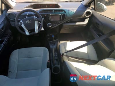 Zdjęcie 8 z 12 samochodu: 2016 TOYOTA PRIUS C ONE VIN:JTDKDTB37G1133106 - miniatura