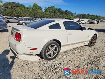 Trzecie zdjęcie samochodu z tyłu: 2008 FORD MUSTANG VIN:1ZVHT80N885130849 - miniatura
