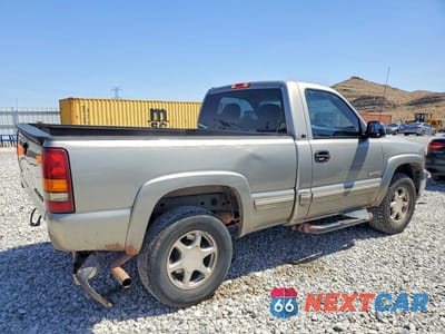Trzecie zdjęcie samochodu z tyłu: 2000 CHEVROLET SILVERADO K1500 VIN:1GCEK14T8YZ272510 - miniatura