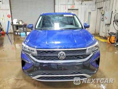 Piąte zdjęcie samochodu w środku: 2022 VOLKSWAGEN TAOS SE VIN:3VVTX7B25NM012599 - miniatura