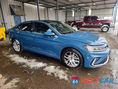 Czwarte zdjęcie samochodu z boku: 2025 VOLKSWAGEN JETTA SE VIN:3VW7X7BU2SM076402 - miniatura