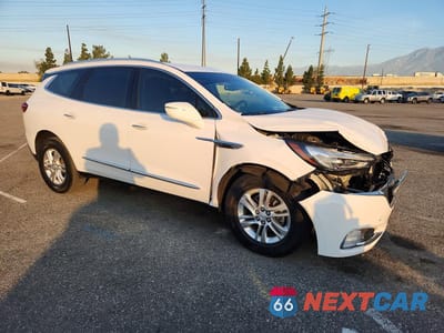 Czwarte zdjęcie samochodu z boku: 2018 BUICK ENCLAVE ESSENCE VIN:5GAERBKW2JJ228555 - miniatura