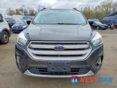 Piąte zdjęcie samochodu w środku: 2018 FORD ESCAPE SE VIN:1FMCU9GD7JUA70065 - miniatura