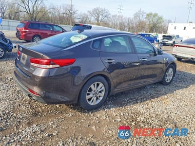 Trzecie zdjęcie samochodu z tyłu: 2018 KIA OPTIMA LX VIN:KNAGT4L39J5239650 - miniatura