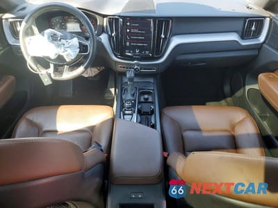 Zdjęcie 8 z 12 samochodu: 2020 VOLVO XC60 T5 MOMENTUM VIN:YV4102RK1L1503374 - miniatura