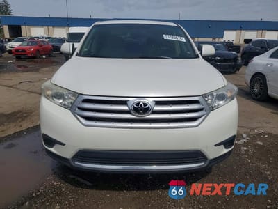 Piąte zdjęcie samochodu w środku: 2012 TOYOTA HIGHLANDER BASE VIN:5TDZA3EH9CS026151 - miniatura