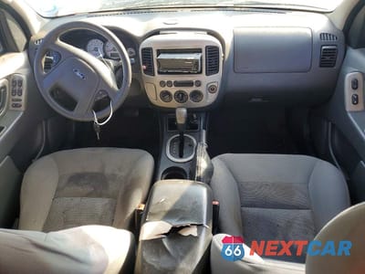 Zdjęcie 8 z 13 samochodu: 2005 FORD ESCAPE XLT VIN:1FMYU03115KB35264 - miniatura