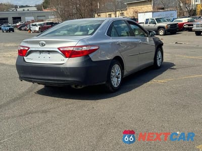 Czwarte zdjęcie samochodu z boku: 2017 TOYOTA CAMRY LE VIN:4T1BF1FK5HU719847 - miniatura