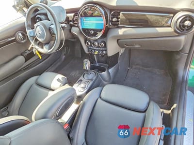 Zdjęcie 8 z 12 samochodu: 2024 MINI COOPER SE VIN:WMW13DJ01R2V87986 - miniatura