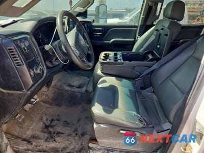 Zdjęcie 7 z 12 samochodu: 2019 CHEVROLET SILVERADO C3500 6.0L V-8 FLAT BED VIN:1GB4CVCG4KF171885 - miniatura