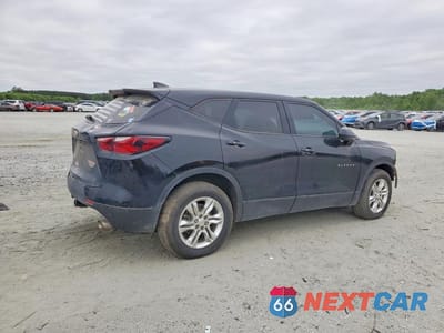 Trzecie zdjęcie samochodu z tyłu: 2021 CHEVROLET BLAZER 2LT VIN:3GNKBHRSXMS538281 - miniatura