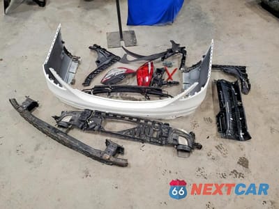 Zdjęcie 12 z 12 samochodu: 2018 MERCEDES-BENZ E 400 4MATIC VIN:WDDZF6GB4JA465480 - miniatura