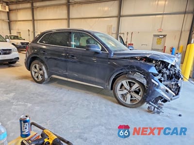 Czwarte zdjęcie samochodu z boku: 2019 AUDI Q5 PREMIUM PLUS VIN:WA1BNAFY8K2090660 - miniatura