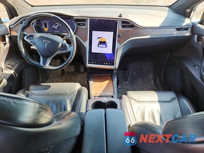 Zdjęcie 8 z 13 samochodu: 2017 TESLA MODEL X VIN:5YJXCDE29HF045698 - miniatura
