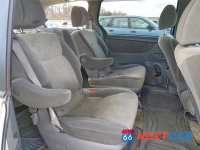 Zdjęcie 11 z 12 samochodu: 2010 TOYOTA SIENNA LE 7-PASSENGER VIN:5TDKK4CC0AS327108 - miniatura