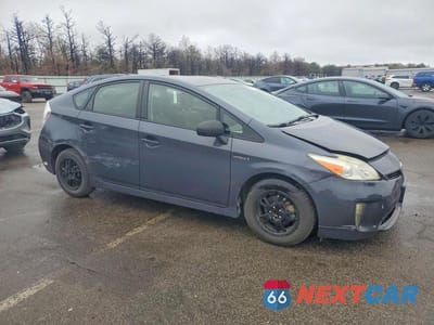 Czwarte zdjęcie samochodu z boku: 2013 TOYOTA PRIUS THREE VIN:JTDKN3DUXD5647457 - miniatura