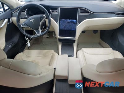Zdjęcie 8 z 12 samochodu: 2018 TESLA MODEL S VIN:5YJSA1E49JF246314 - miniatura