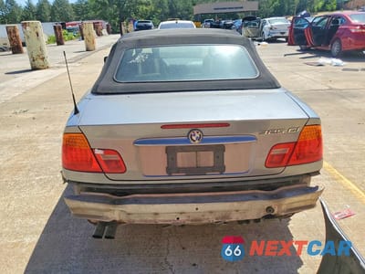 Zdjęcie 6 z 11 samochodu: 2004 BMW 325 VIN:WBABW33404PL33607 - miniatura
