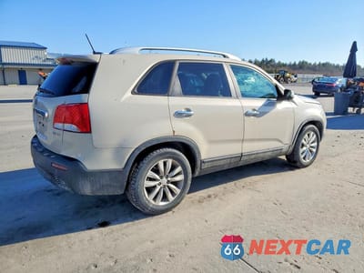 Trzecie zdjęcie samochodu z tyłu: 2011 KIA SORENTO EX VIN:5XYKUDA28BG022930 - miniatura