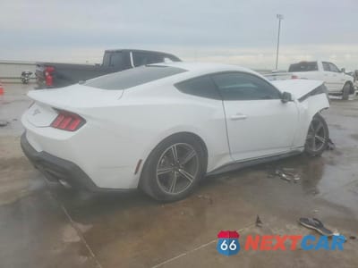Trzecie zdjęcie samochodu z tyłu: 2025 FORD MUSTANG VIN:1FA6P8TH2S5130427 - miniatura