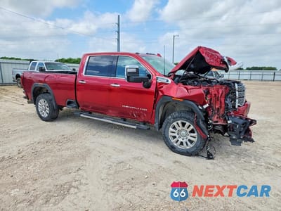 Czwarte zdjęcie samochodu z boku: 2022 GMC SIERRA K3500 DENALI VIN:1GT49WEY6NF265776 - miniatura
