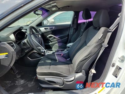 Zdjęcie 7 z 12 samochodu: 2013 HYUNDAI VELOSTER RE MIX VIN:KMHTC6AD4DU134075 - miniatura