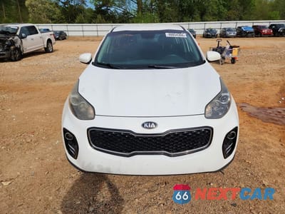 Piąte zdjęcie samochodu w środku: 2018 KIA SPORTAGE LX VIN:KNDPMCAC8J7426671 - miniatura