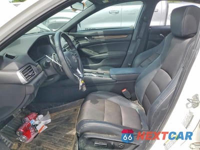 Zdjęcie 7 z 12 samochodu: 2018 HONDA ACCORD SPORT VIN:1HGCV2F3XJA042572 - miniatura
