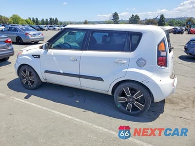 Drugie zdjęcie samochodu z przodu: 2011 KIA SOUL + VIN:KNDJT2A28B7264262 - miniatura