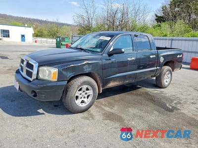 2005 DODGE DAKOTA QUAD SLT 1D7HW48N25S219892 - główne zdjęcie licytacji z USA - miniatura