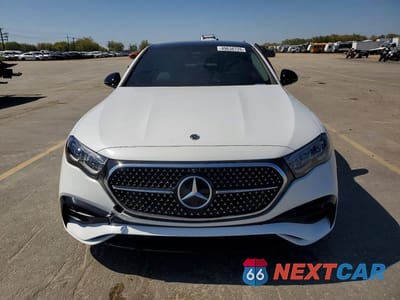 Piąte zdjęcie samochodu w środku: 2025 MERCEDES-BENZ E 350 4MATIC VIN:W1KLF4HB0SA114298 - miniatura