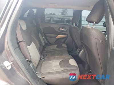 Zdjęcie 11 z 13 samochodu: 2018 JEEP CHEROKEE LATITUDE VIN:1C4PJLCB4JD518844 - miniatura