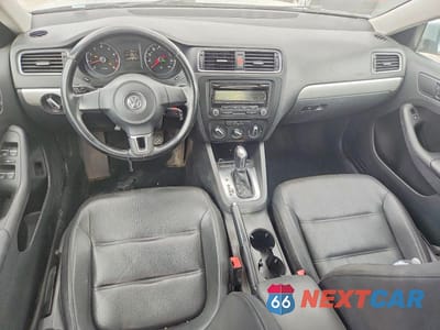 Zdjęcie 8 z 11 samochodu: 2013 VOLKSWAGEN JETTA SE VIN:3VWDP7AJXDM412455 - miniatura