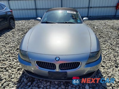 Piąte zdjęcie samochodu w środku: 2006 BMW Z4 3.0 VIN:4USBU33596LW58360 - miniatura