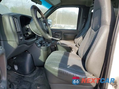 Zdjęcie 7 z 13 samochodu: 2002 GMC SAVANA G2500 DELIVERY VAN VIN:1GTGG25R521904260 - miniatura