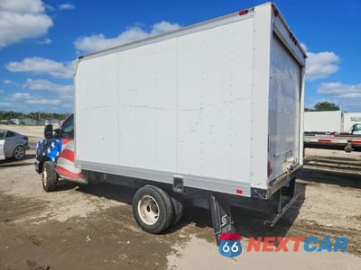 Drugie zdjęcie samochodu z przodu: 2017 FORD E350 BOX TRUCK VIN:1FDWE3F64HDC68140 - miniatura