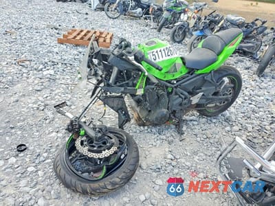 Trzecie zdjęcie samochodu z tyłu: 2024 KAWASAKI EX650 P VIN:ML5EXEP16RDAC5478 - miniatura
