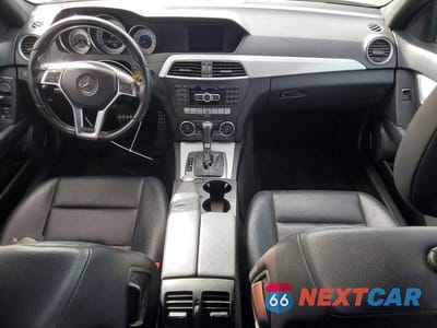 Zdjęcie 8 z 11 samochodu: 2014 MERCEDES-BENZ C 250 VIN:WDDGF4HB3EA964125 - miniatura