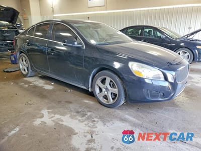 Czwarte zdjęcie samochodu z boku: 2013 VOLVO S60 T5 VIN:YV1612FS3D1212753 - miniatura