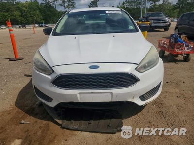 Piąte zdjęcie samochodu w środku: 2017 FORD FOCUS S VIN:1FADP3E23HL297936 - miniatura