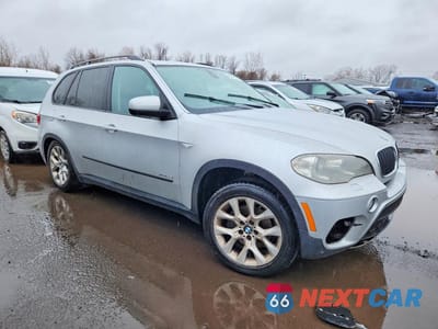 Czwarte zdjęcie samochodu z boku: 2012 BMW X5 XDRIVE35I VIN:5UXZV4C5XCL749204 - miniatura