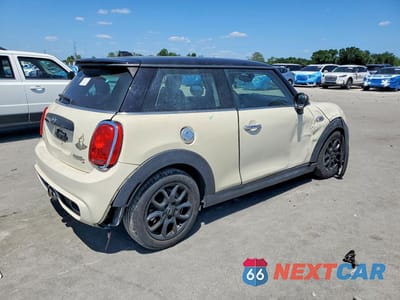 Trzecie zdjęcie samochodu z tyłu: 2020 MINI COOPER S VIN:WMWXR5C09L2L33770 - miniatura