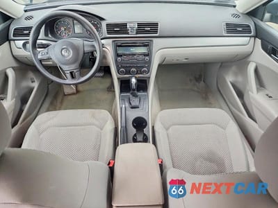 Zdjęcie 8 z 12 samochodu: 2012 VOLKSWAGEN PASSAT S VIN:1VWAH7A35CC085058 - miniatura