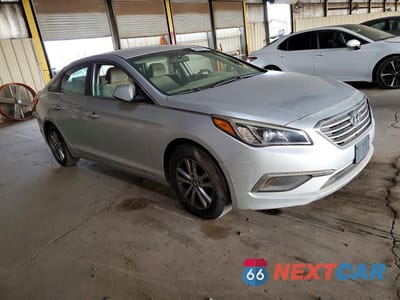 Czwarte zdjęcie samochodu z boku: 2016 HYUNDAI SONATA SE VIN:5NPE24AFXGH394047 - miniatura