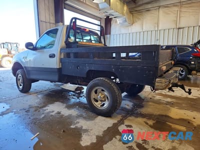 Drugie zdjęcie samochodu z przodu: 2004 FORD F150 FLATBED TRUCK VIN:2FTRF18W84CA63429 - miniatura