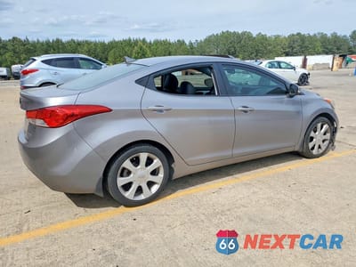 Trzecie zdjęcie samochodu z tyłu: 2013 HYUNDAI ELANTRA LIMITED VIN:KMHDH4AEXDU522673 - miniatura