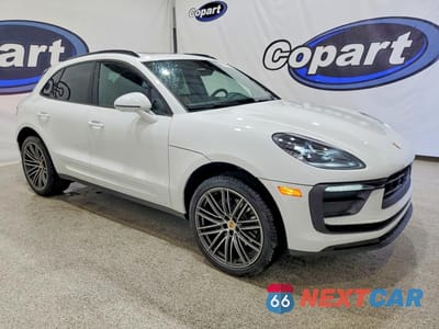 Czwarte zdjęcie samochodu z boku: 2024 PORSCHE MACAN BASE VIN:WP1AA2A54RLB20188 - miniatura