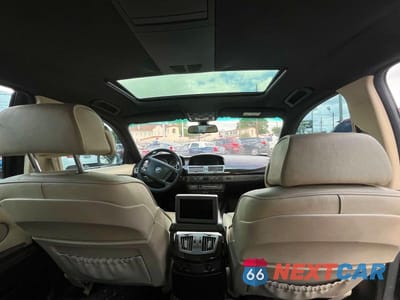 Zdjęcie 9 z 10 samochodu: 2008 BMW 750 LI VIN:WBAHN83548DT77748 - miniatura