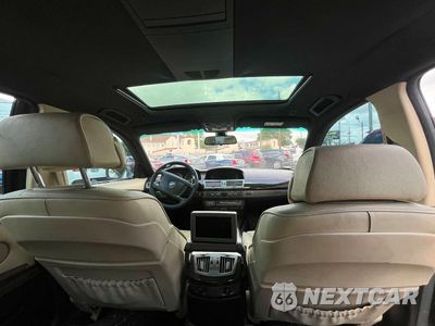 Zdjęcie 9 z 10 samochodu: 2008 BMW 750 LI VIN:WBAHN83548DT77748 - miniatura